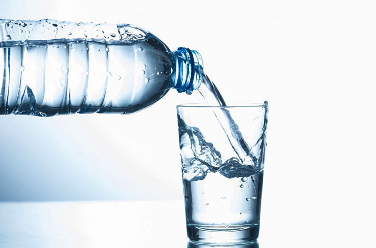 Вода из бутылки