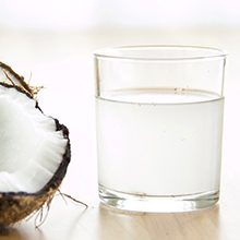 Польза и возможный вред кокосовой воды