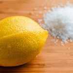 Лимон с солью: чем полезно и чем вредно